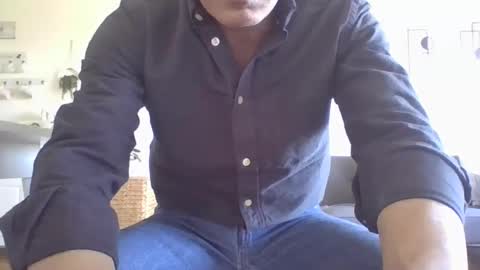 juanearth1 online show from April 8, 9:15 pm