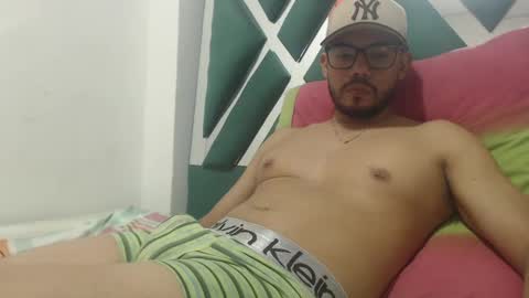 Snapshot of juanfe_style chatting on October 12, 5:39 am juanfe_style online show from October 12, 5:39 am