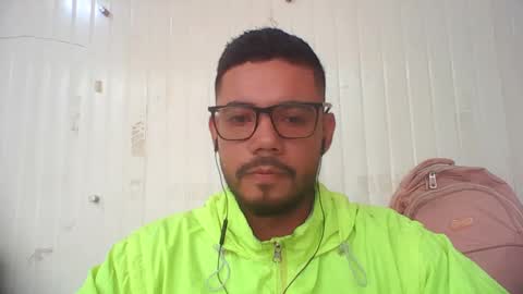 Snapshot of juanfe_style chatting on November 6, 3:57 pm juanfe_style online show from November 6, 3:57 pm