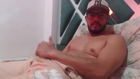 Snapshot of juanfe_style chatting on November 16, 4:12 pm juanfe_style online show from November 16, 4:12 pm