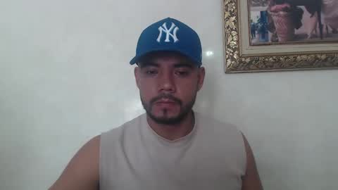 Snapshot of juanfe_style chatting on May 18, 4:46 pm juanfe_style online show from May 18, 4:46 pm