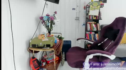 Snapshot of juanisimo_ chatting on May 5, 2:25 pm JUANISIMO online show from May 5, 2:25 pm