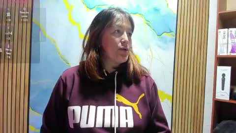 Snapshot of juanita_69_ chatting on June 4, 8:20 am juanita online show from June 4, 8:20 am