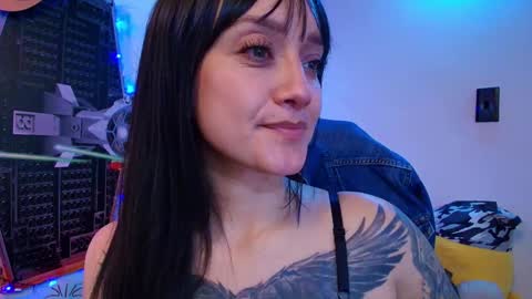 Juanita online show from February 5, 9:18 pm