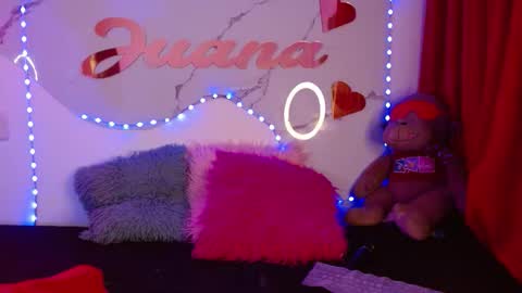 Snapshot of juanitared chatting on December 4, 11:24 pm Juanita online show from December 4, 11:24 pm