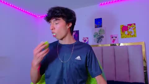 juanmres online show from June 21, 5:10 am
