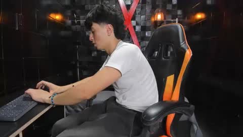 Snapshot of juanpiedraita chatting on March 7, 12:35 pm juanpiedraita online show from March 7, 12:35 pm