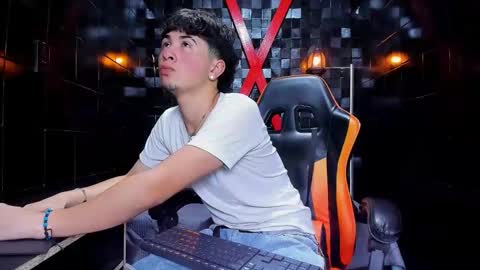 Snapshot of juanpiedraita chatting on March 9, 12:53 pm juanpiedraita online show from March 9, 12:53 pm