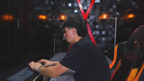 Snapshot of juanpiedraita chatting on March 12, 1:39 pm juanpiedraita online show from March 12, 1:39 pm