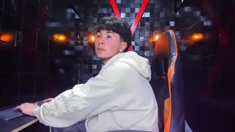 Snapshot of juanpiedraita chatting on March 13, 1:07 pm juanpiedraita online show from March 13, 1:07 pm