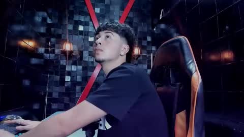 Snapshot of juanpiedraita chatting on March 23, 12:53 pm juanpiedraita online show from March 23, 12:53 pm