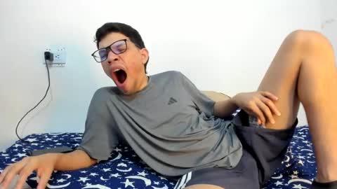 juansuarez204 online show from June 17, 12:46 am