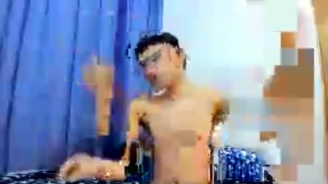 juansuarez204 online show from July 19, 9:29 pm