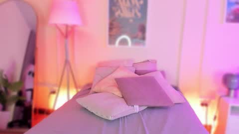 judeline online show from March 4, 11:38 am