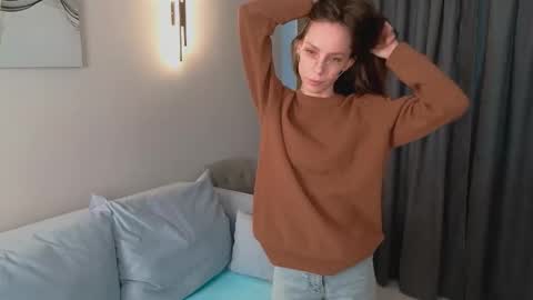 Snapshot of judithmiles chatting on December 4, 7:17 am Emma online show from December 4, 7:17 am