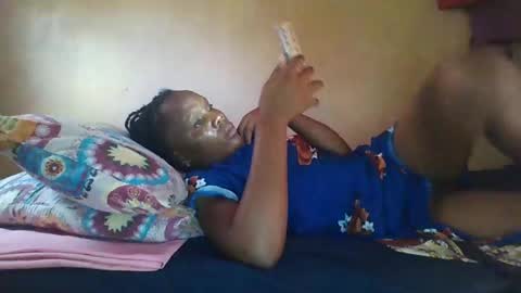 juice_petite3 online show from January 29, 12:24 pm