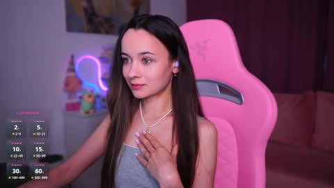 Snapshot of juicy___angel chatting on April 4, 2:47 pm Angelina online show from April 4, 2:47 pm