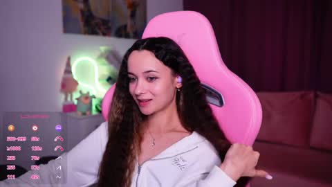 Snapshot of juicy___angel chatting on April 9, 2:22 pm Angelina online show from April 9, 2:22 pm
