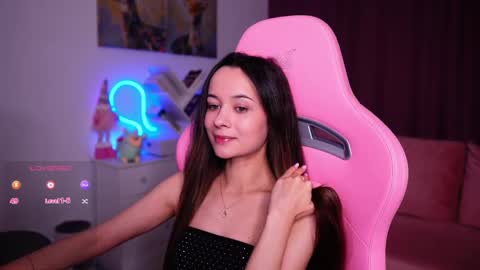 Snapshot of juicy___angel chatting on April 13, 2:44 pm Angelina online show from April 13, 2:44 pm