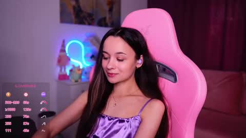 Snapshot of juicy___angel chatting on April 18, 2:43 pm Angelina online show from April 18, 2:43 pm