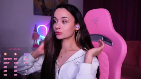 Snapshot of juicy___angel chatting on April 24, 3:03 pm Angelina online show from April 24, 3:03 pm