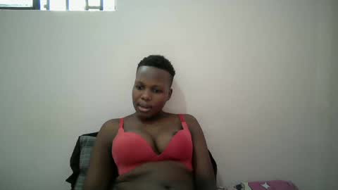 Snapshot of juicy_bella2 chatting on September 26, 9:02 am juicy_bella2 online show from September 26, 9:02 am