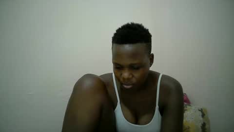 Snapshot of juicy_bella2 chatting on September 30, 10:37 pm juicy_bella2 online show from September 30, 10:37 pm