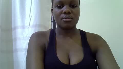 Snapshot of juicy_bella2 chatting on October 15, 7:52 am juicy_bella2 online show from October 15, 7:52 am