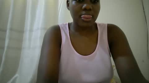 Snapshot of juicy_bella2 chatting on October 17, 9:56 am juicy_bella2 online show from October 17, 9:56 am