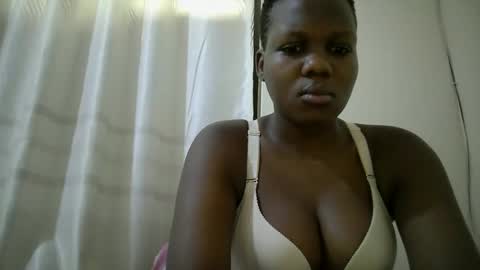 Snapshot of juicy_bella2 chatting on October 23, 7:51 am juicy_bella2 online show from October 23, 7:51 am