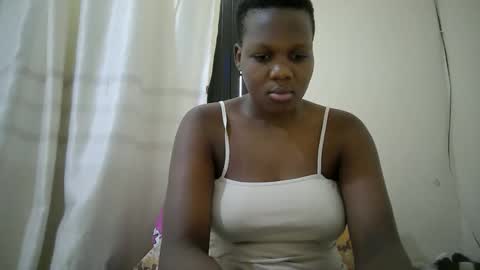 Snapshot of juicy_bella2 chatting on October 30, 9:11 am juicy_bella2 online show from October 30, 9:11 am