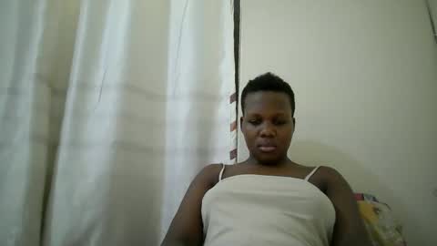 Snapshot of juicy_bella2 chatting on October 31, 10:49 am juicy_bella2 online show from October 31, 10:49 am