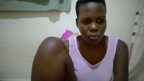 Snapshot of juicy_bella2 chatting on November 2, 6:21 pm juicy_bella2 online show from November 2, 6:21 pm