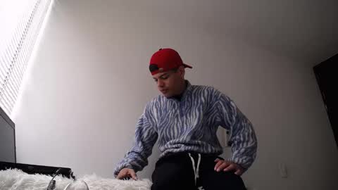 Snapshot of juicy_boy22 chatting on January 5, 4:16 pm Miguel online show from January 5, 4:16 pm