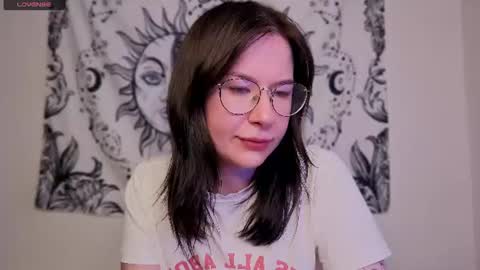 Snapshot of juicy_burrito chatting on July 6, 6:54 am Bella online show from July 6, 6:54 am