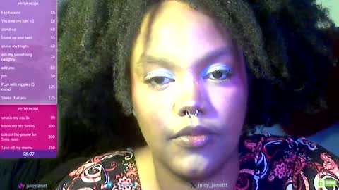 Snapshot of juicy_janet chatting on March 23, 6:12 pm juicy_janet online show from March 23, 6:12 pm