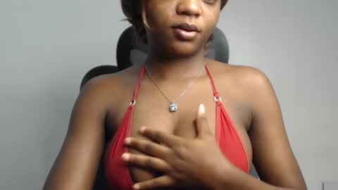 Snapshot of juicy_plumx chatting on October 4, 8:23 am Wet Baddie online show from October 4, 8:23 am