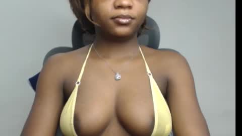 Snapshot of juicy_plumx chatting on October 27, 8:18 am Wet Baddie online show from October 27, 8:18 am