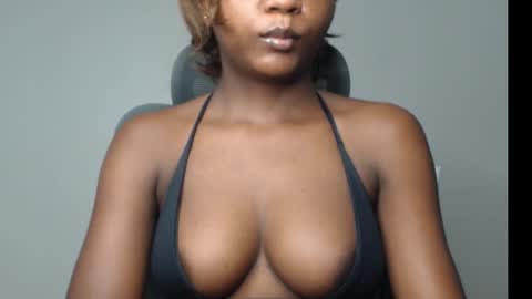 Snapshot of juicy_plumx chatting on December 4, 10:57 am Wet Baddie online show from December 4, 10:57 am