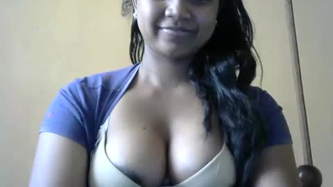 stellah online show from September 18, 8:05 am