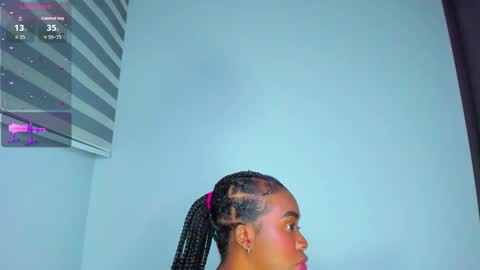 Snapshot of juicy_sky chatting on February 19, 4:52 am Your Paradise online show from February 19, 4:52 am