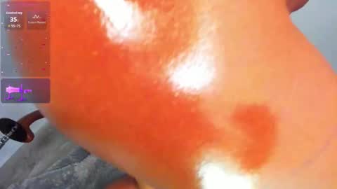 Snapshot of juicy_sky chatting on March 11, 6:19 am Your Paradise online show from March 11, 6:19 am