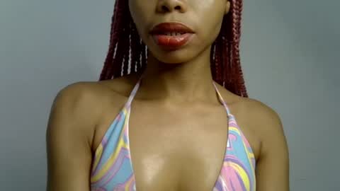 Snapshot of juicy_slut0 chatting on June 27, 10:59 pm Champaign online show from June 27, 10:59 pm