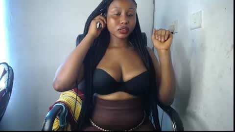 Snapshot of juicy_slut080 chatting on June 11, 10:46 am Elena online show from June 11, 10:46 am