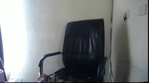 Snapshot of juicy_slut080 chatting on June 13, 9:07 am Elena online show from June 13, 9:07 am