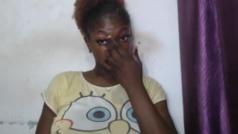 Snapshot of juicyberryx chatting on July 5, 8:10 am queen online show from July 5, 8:10 am