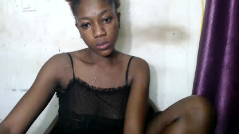 Snapshot of juicyberryx chatting on July 20, 9:12 am queen online show from July 20, 9:12 am