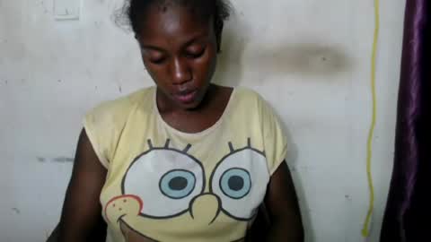 Snapshot of juicyberryx chatting on July 22, 1:47 pm queen online show from July 22, 1:47 pm