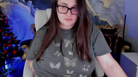 Snapshot of juicyberryy chatting on January 3, 6:55 am Milana online show from January 3, 6:55 am