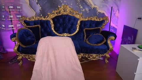 Snapshot of juicyberryy chatting on October 27, 6:39 am Milana online show from October 27, 6:39 am